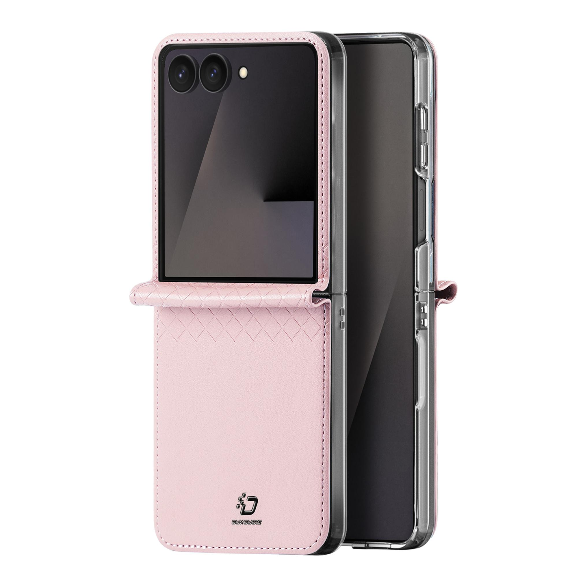 Ein rosa faltbares Smartphone in einer Schutzledertasche, von vorne und hinten auf weißem Hintergrund gezeigt.