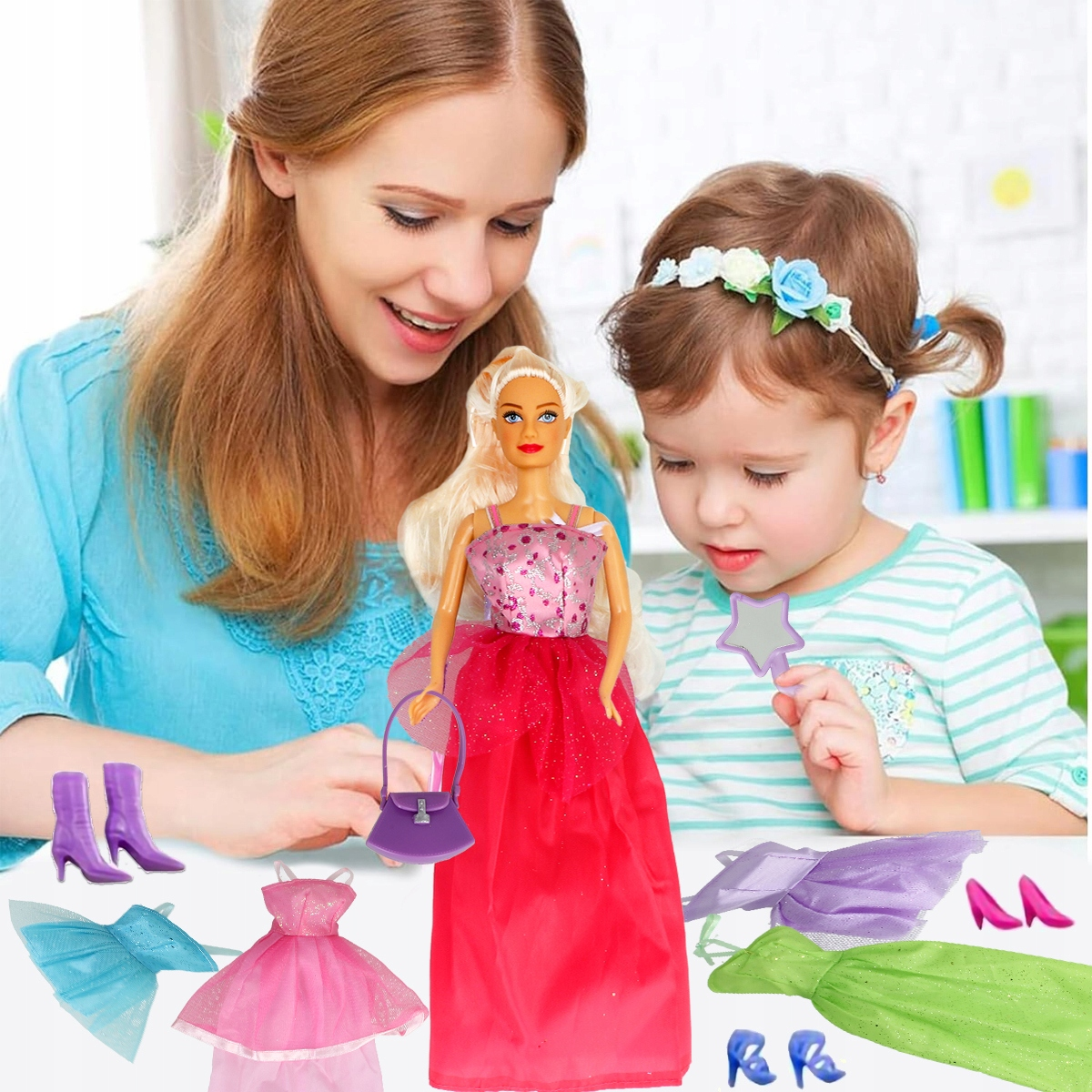 Matka i córka bawią się lalką Barbie oraz kolorowymi sukienkami na stoliku.