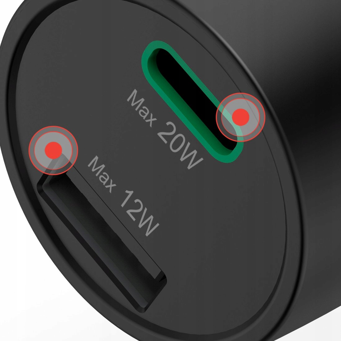Schwarzer USB-Ladegerätanschluss mit Typ-C (20W) und USB-A (12W) Ports, hervorgehoben.