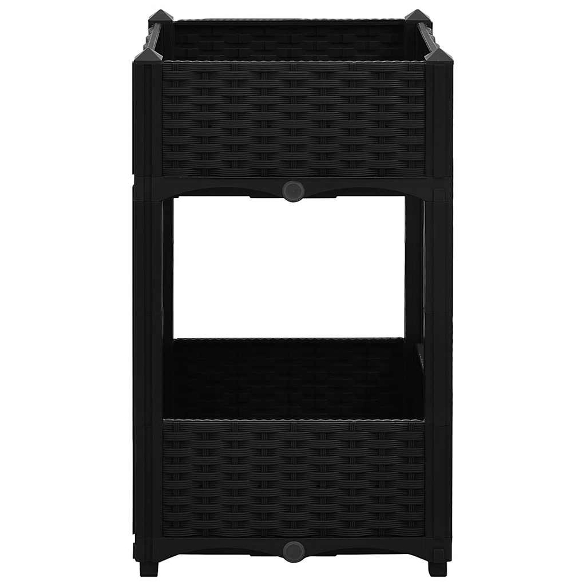 Ein schwarzes Rattan-Hochbeet mit zwei Pflanzkästen und einem offenen Zwischenboden auf weißem Hintergrund.