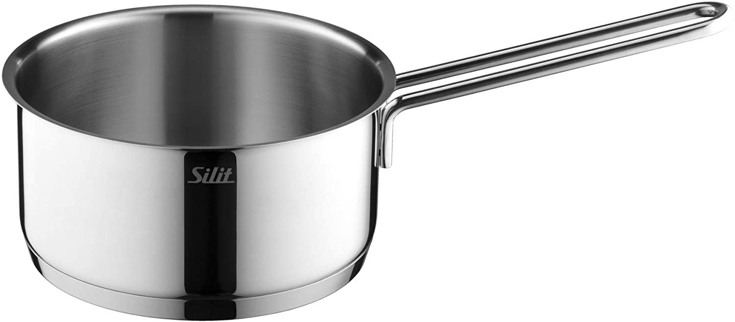 Casseruola lucida in acciaio inossidabile Silit con manico lungo su sfondo bianco.
