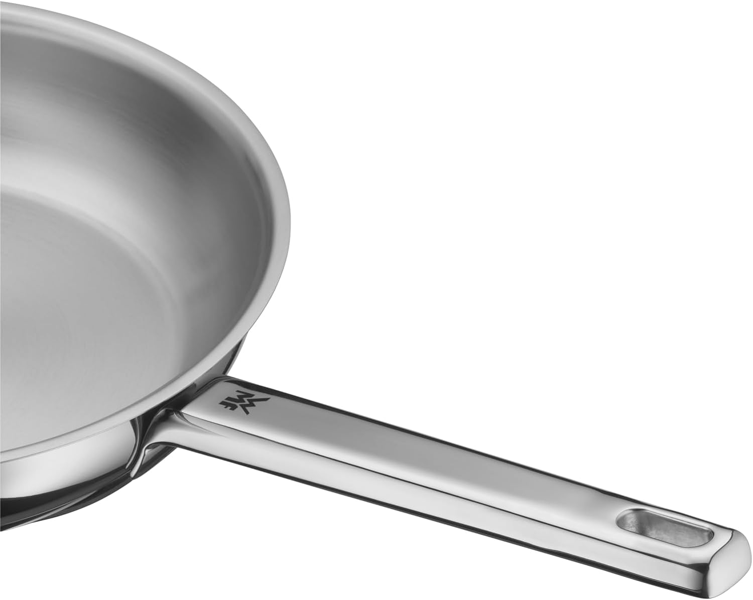 Edelstahlpfanne mit langem Griff und WMF-Logo vor hellem Hintergrund.
