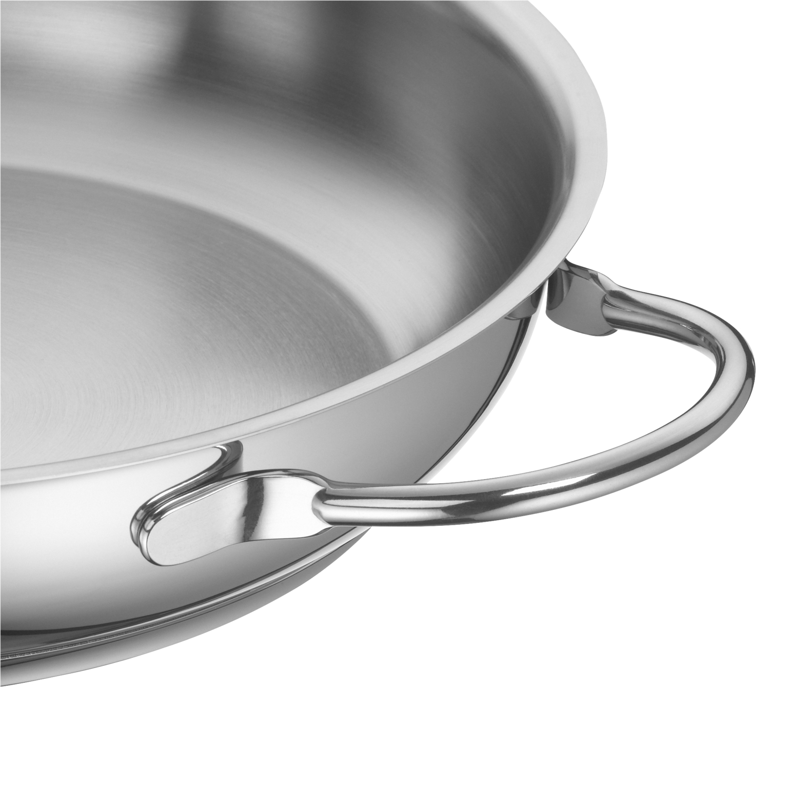 Glänzender Edelstahltopf mit zwei ergonomisch geschwungenen Metallgriffen auf weißem Hintergrund.
