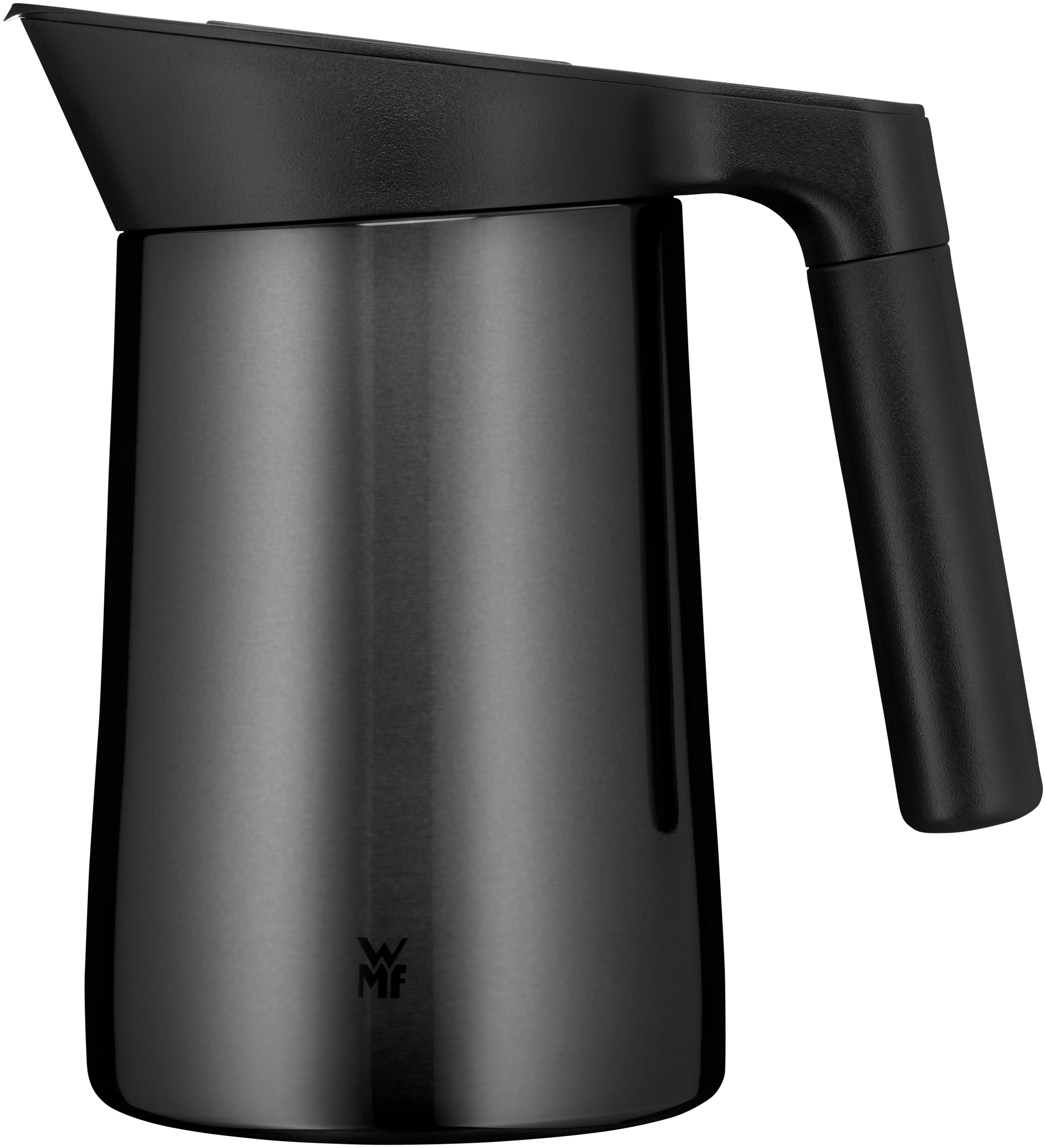 Eine schwarze Thermoskanne mit mattem Metallkörper, schwarzem Griff und Deckel vor weißem Hintergrund.