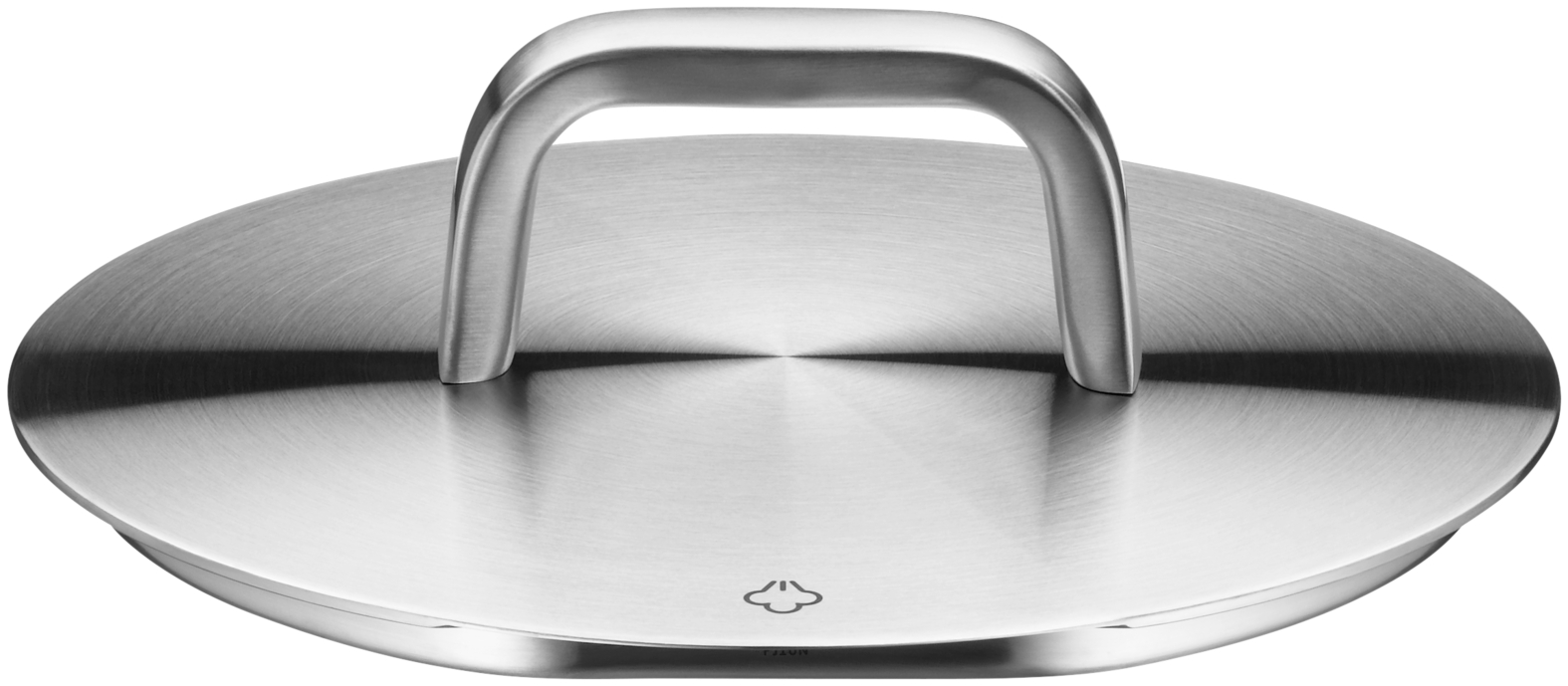 Ein glänzender Edelstahltopfdeckel mit einem stabilen, gebogenen Griff und einem kleinen Logo.