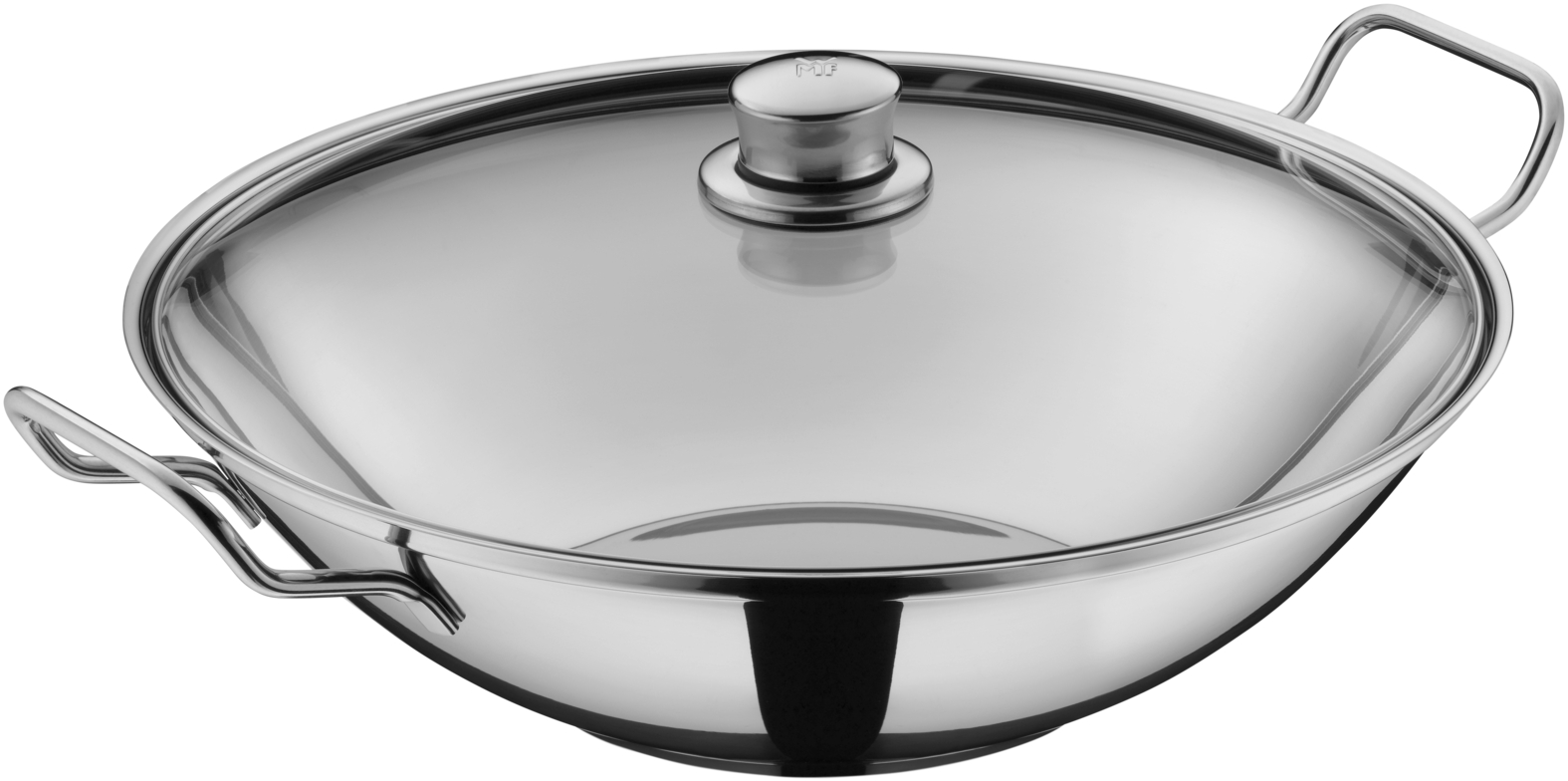 Ein silberner Wok aus Edelstahl mit zwei seitlichen Griffen und einem Glasdeckel mit Metallknauf auf weißem Grund.