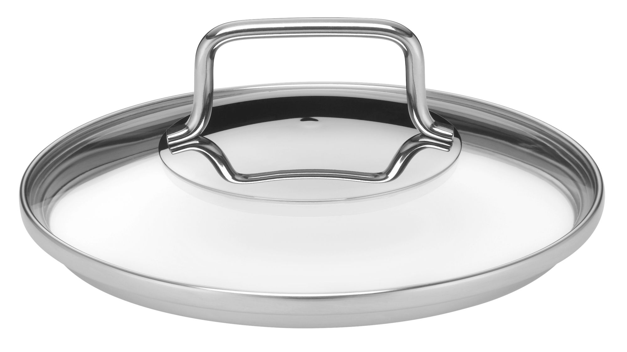 Ein Edelstahltopfdeckel mit Glasmitte und einem geschwungenen Metallgriff vor weißem Hintergrund.