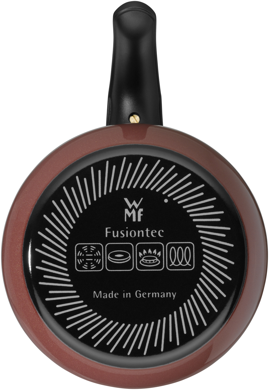 Unterseite einer roten WMF Fusiontec Pfanne mit schwarzem Griff und Symbolen für verschiedene Herdarten.