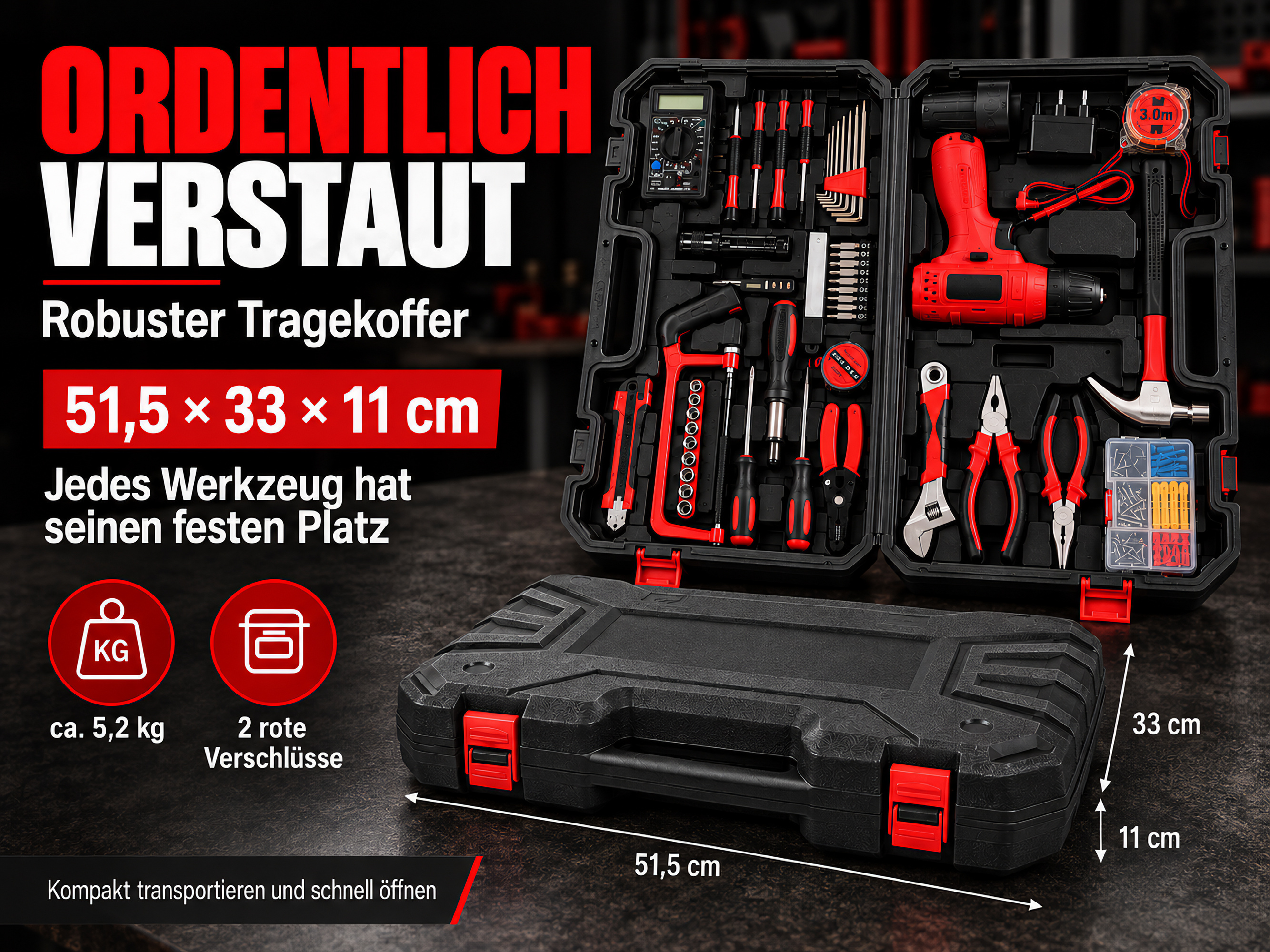 Ein offener, schwarzer Werkzeugkoffer mit rotem Werkzeug wie Bohrer, Hammer und Zangen auf einem Tisch.