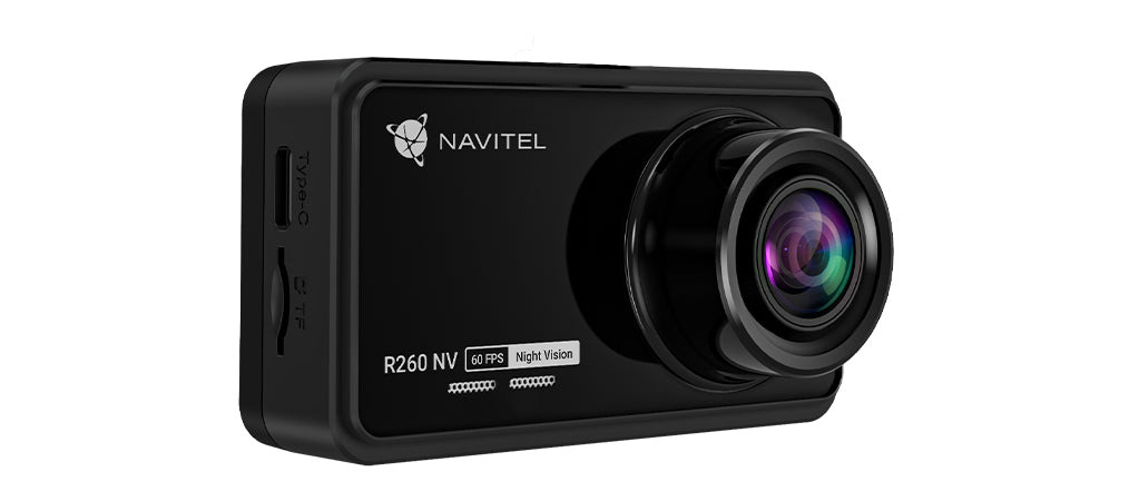 Eine schwarze Navitel R260 NV Dashcam mit prominenter Linse, Type-C-Anschluss und TF-Kartensteckplatz auf weißem Grund.