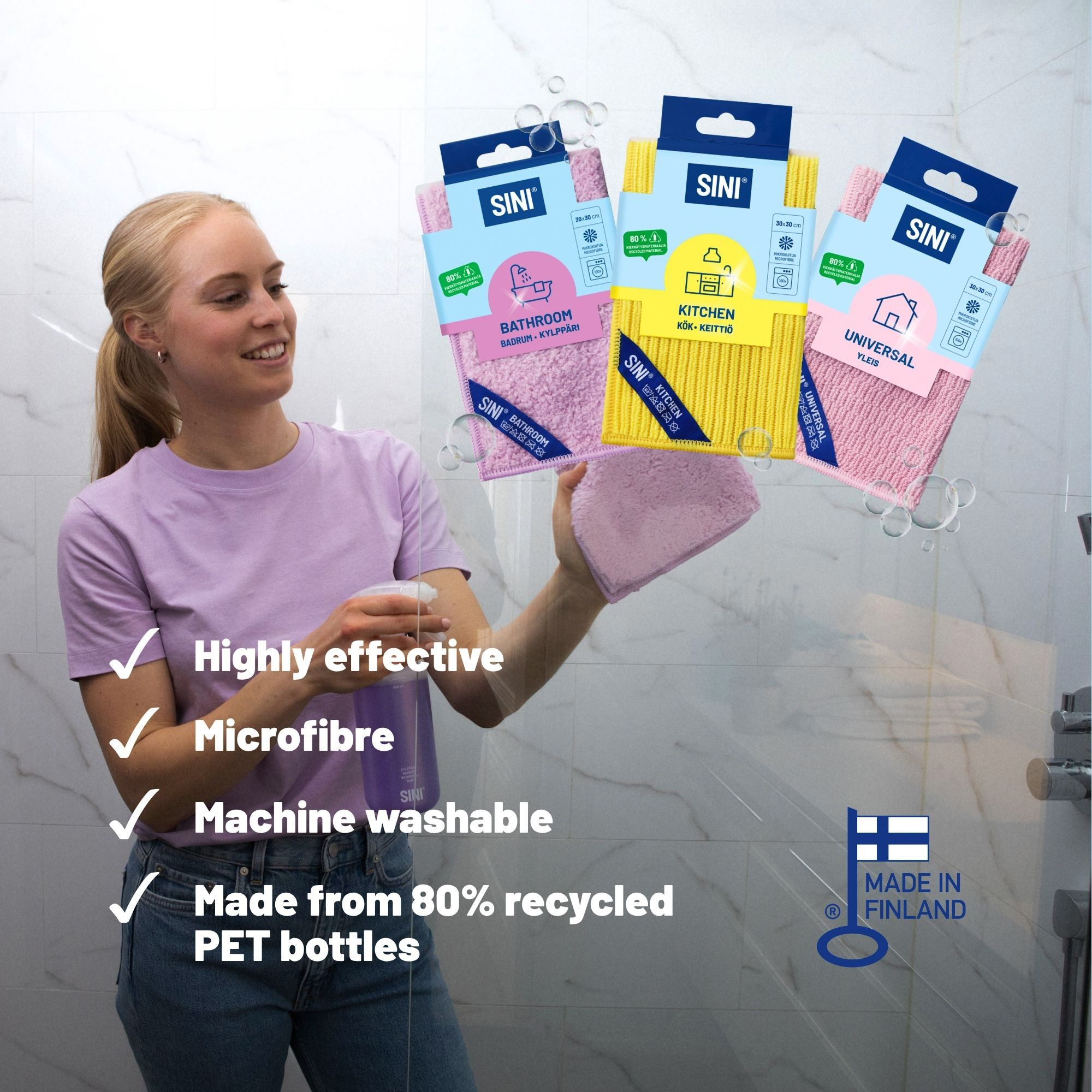 Egy nő lila mikroszálas kendőt és szórófejes flakont tart, felette három SINI kendő lebeg.