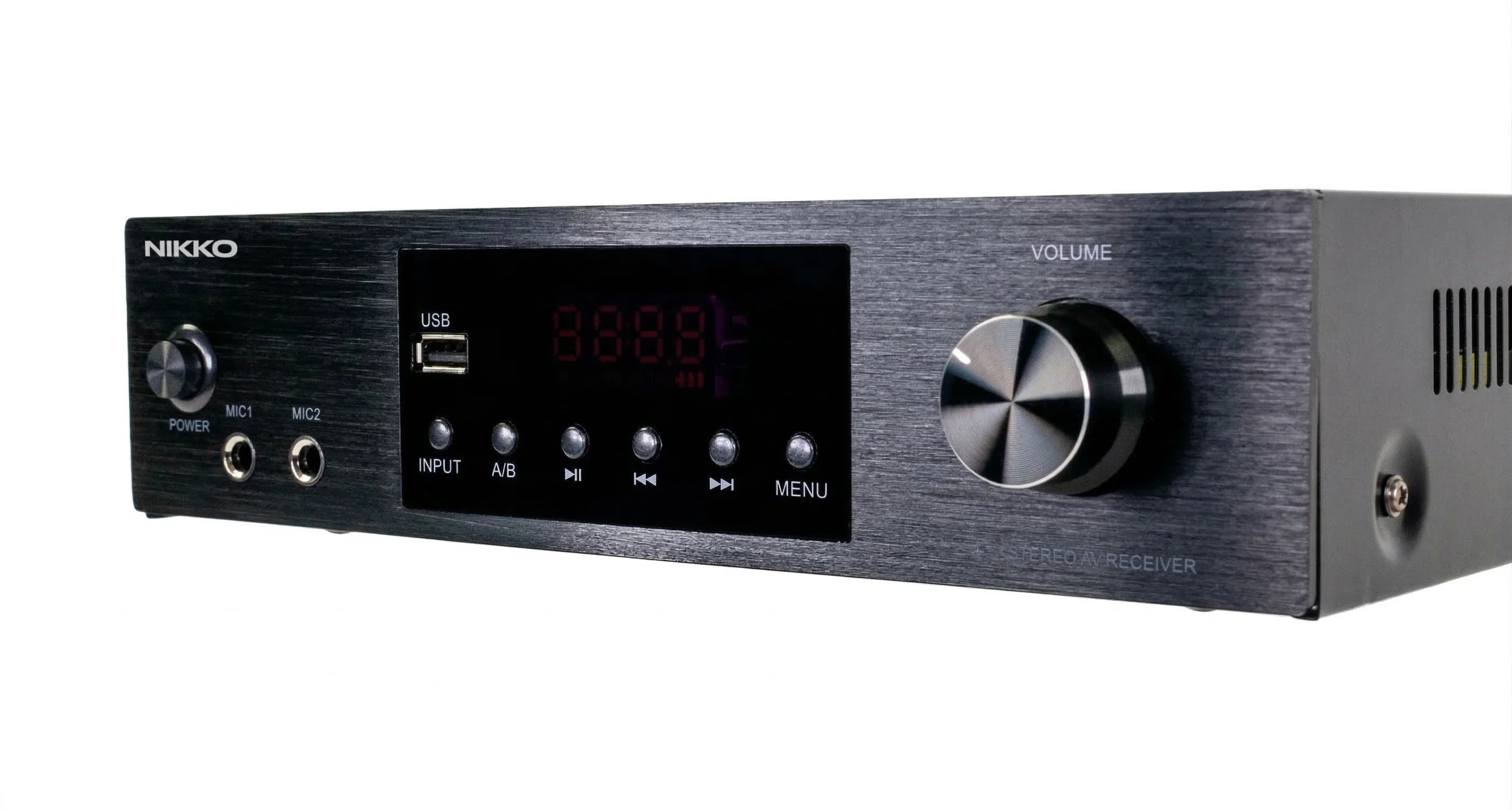 Nikko Stereo AV-Receiver mit schwarzem Metallgehäuse, digitalem Display, USB-Anschluss und großem Lautstärkeregler.