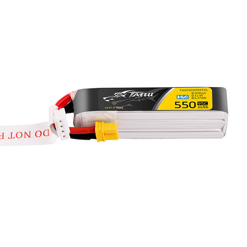 Batteria LiPo Tattu nera e gialla, 550mAh, 11.4V, con cavi rossi e bianchi attaccati, su sfondo bianco.