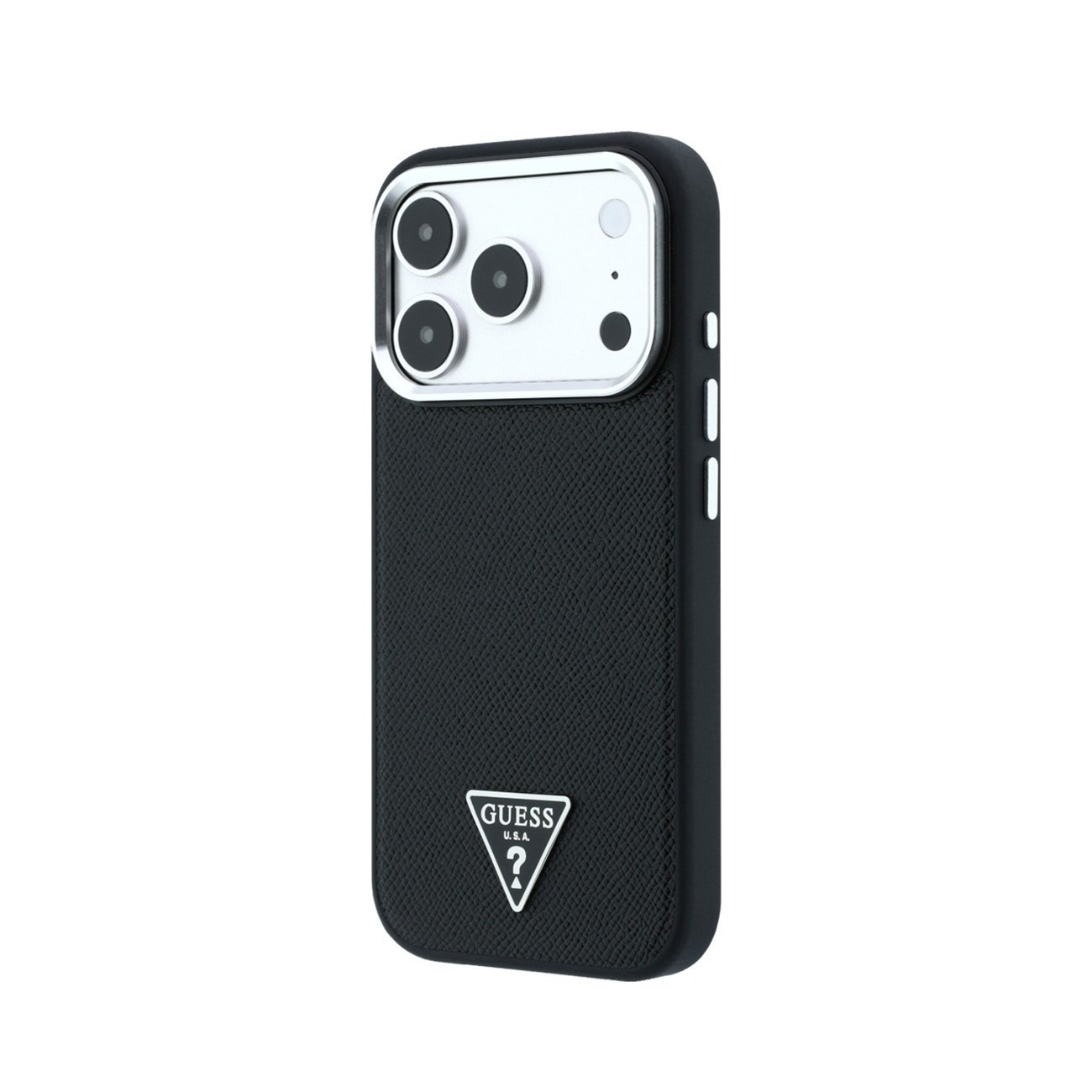 Una funda de móvil de cuero negro con marco de cámara plateado y logotipo triangular de Guess abajo.