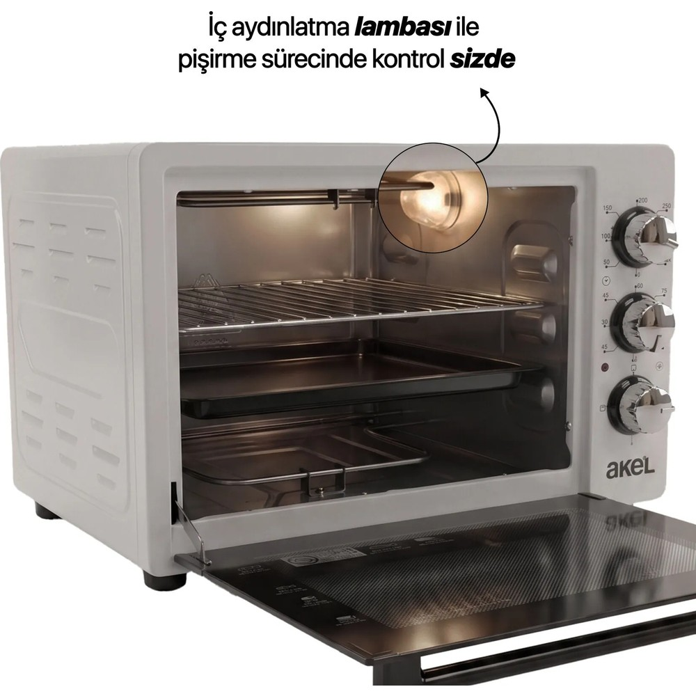 İç lambası yanan, kapağı açık, tel raflı ve tepsili beyaz mini fırın.