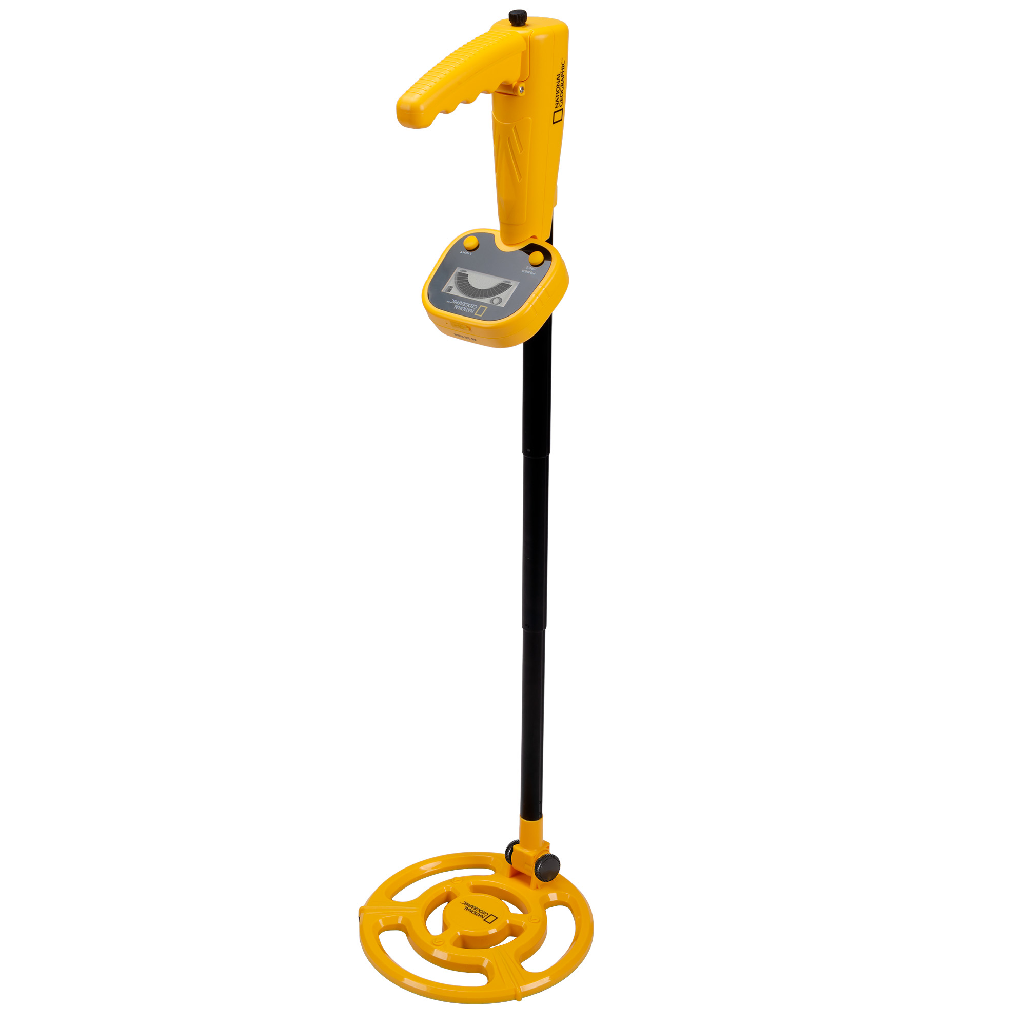 Detector de metales amarillo y negro con mango, panel de control y bobina redonda sobre fondo blanco.