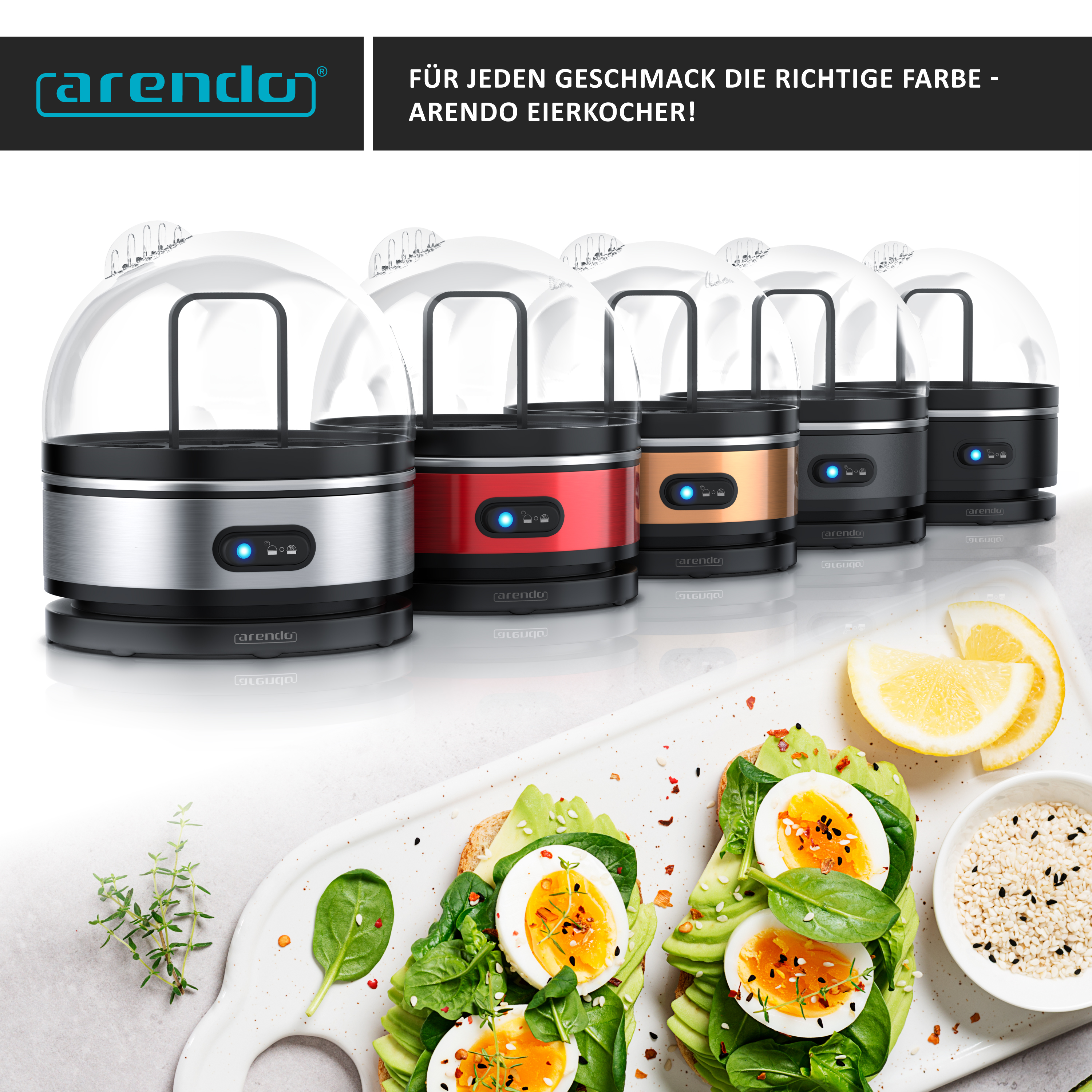 Arendo Eierkocher in fünf Farben über Toast mit Avocado und Eiern.