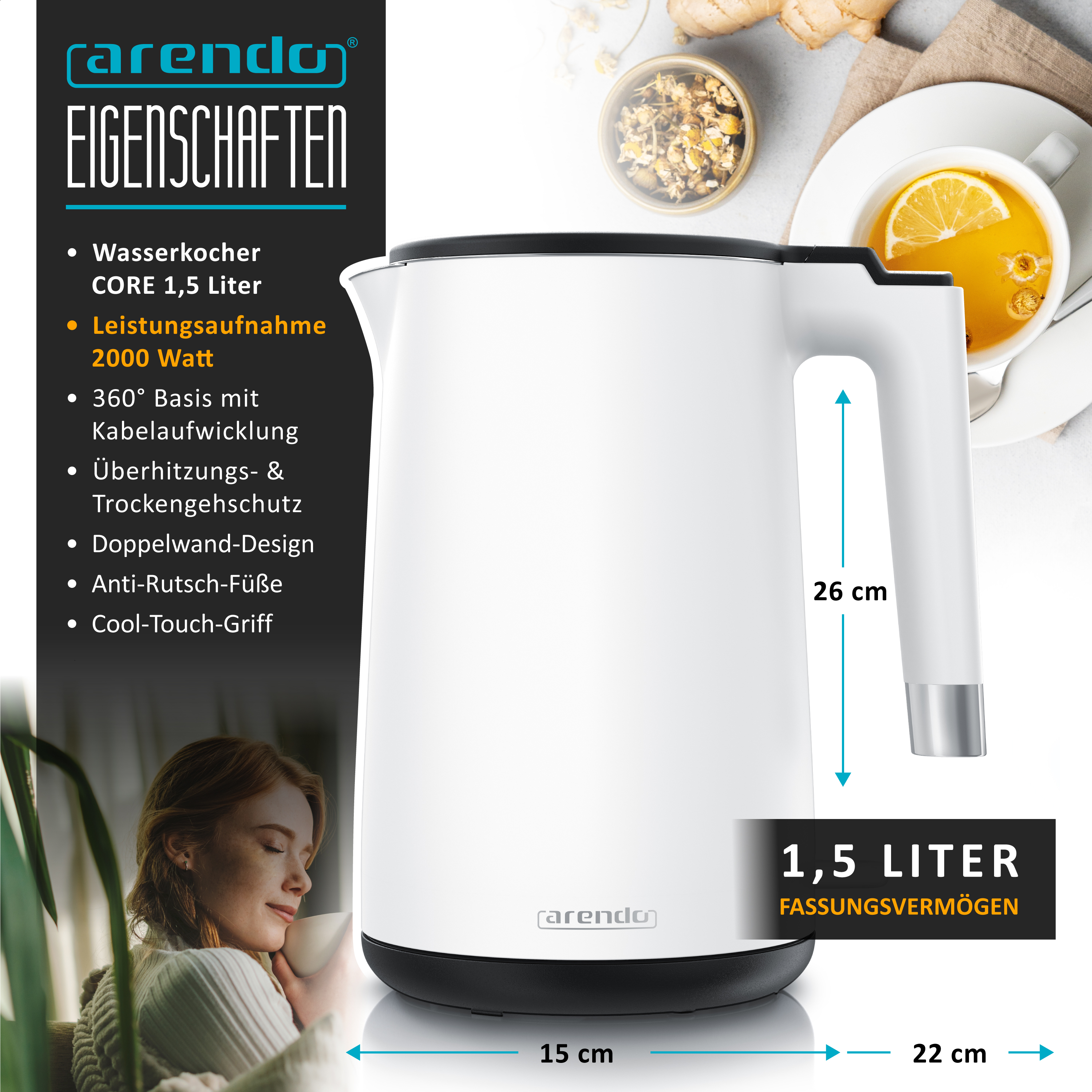 Weißer Arendo-Wasserkocher mit Maßen, Merkmalen und einer Teetasse im Hintergrund.