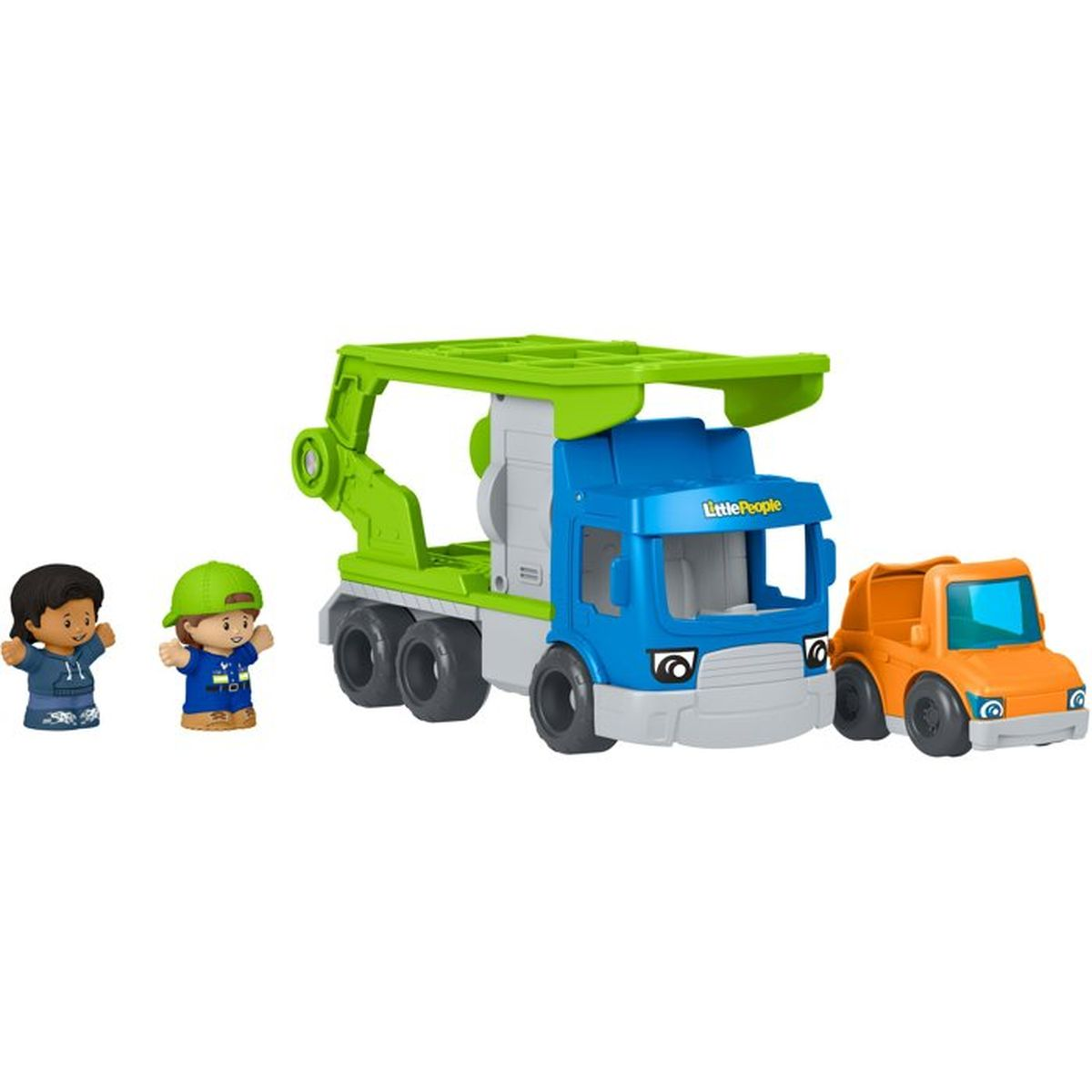 Ein blauer und grüner Spielzeug-Lkw mit Kran, ein kleiner orangener Lkw und zwei kleine Figuren auf weißem Grund.
