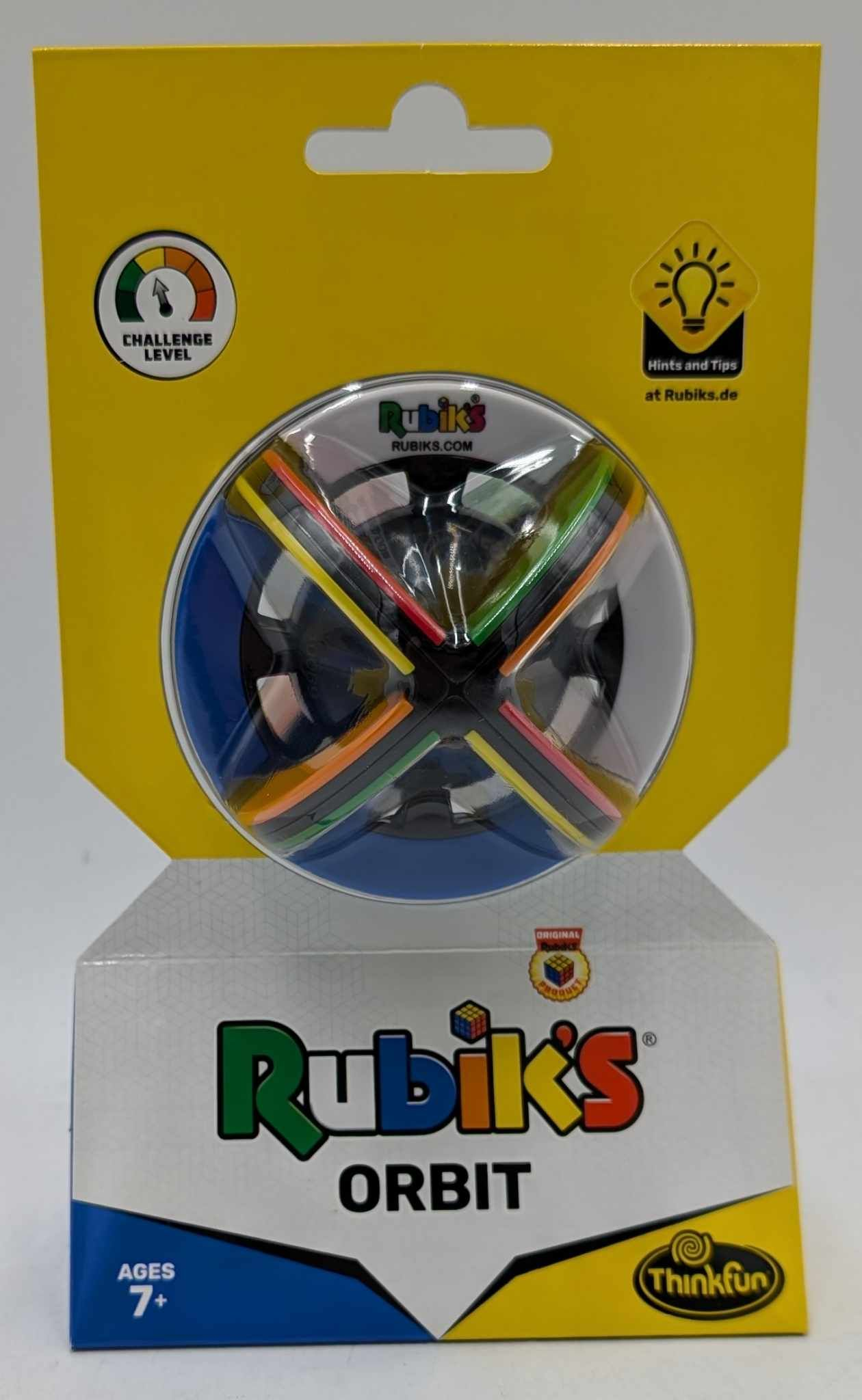 Verpackter Rubiks Orbit Puzzle Ball in einer gelb-weißen Box mit Markenlogos.