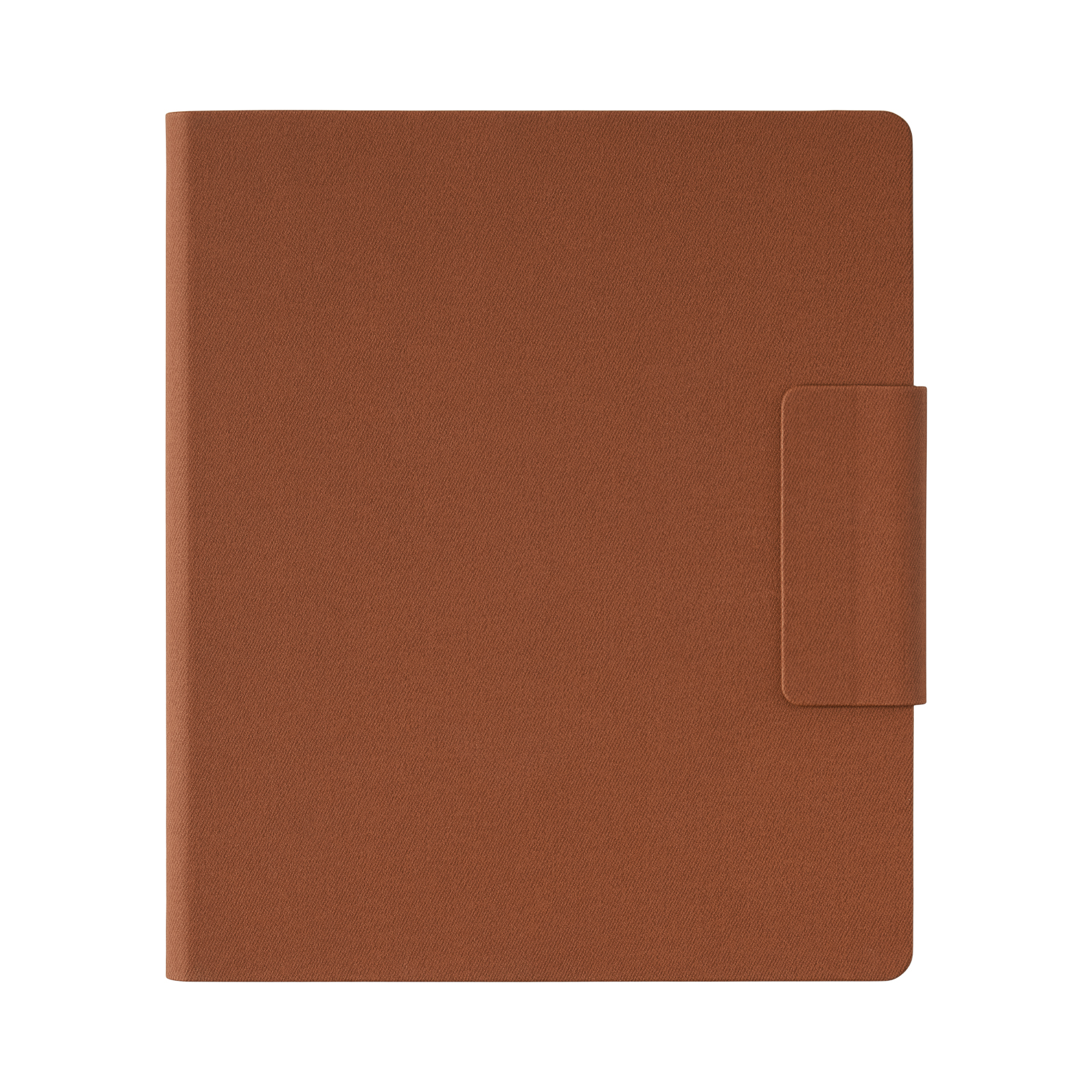 Cuaderno de cuero marrón cerrado con cierre magnético en el lado derecho, sobre fondo blanco.