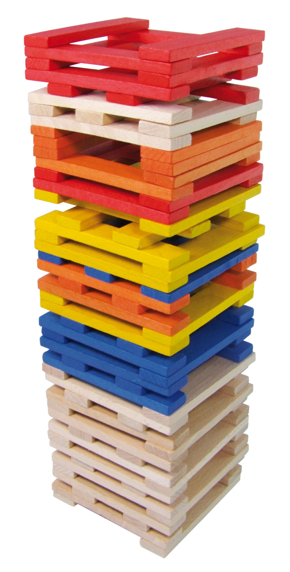 Ein bunter Turm aus Holzteilen und Paletten auf weiÃem Hintergrund.