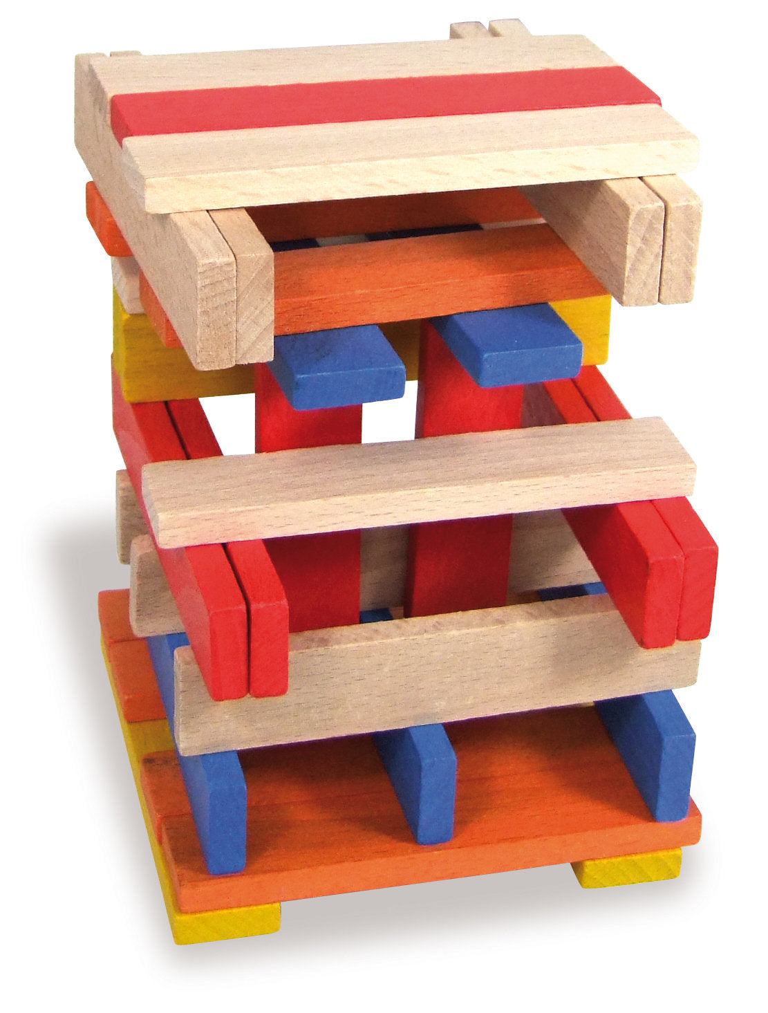 Ein Turm aus bunten Holzwürfeln in Rot, Blau, Gelb, Orange und Naturholz.