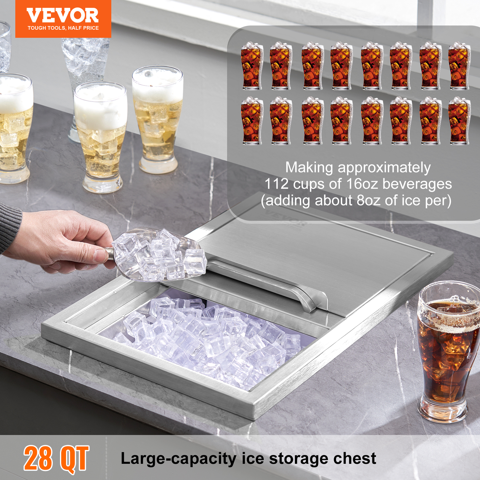 Contenedor de hielo de acero inoxidable en una barra con vasos.