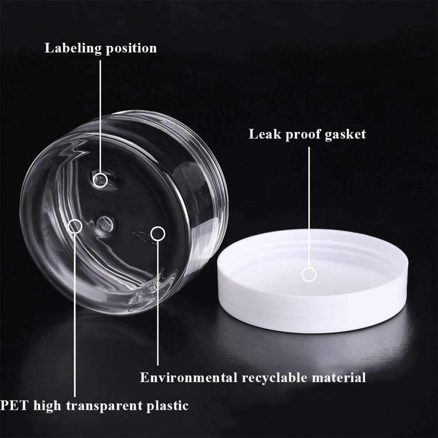Barattolo in plastica PET trasparente con coperchio bianco e caratteristiche etichettate su sfondo nero.