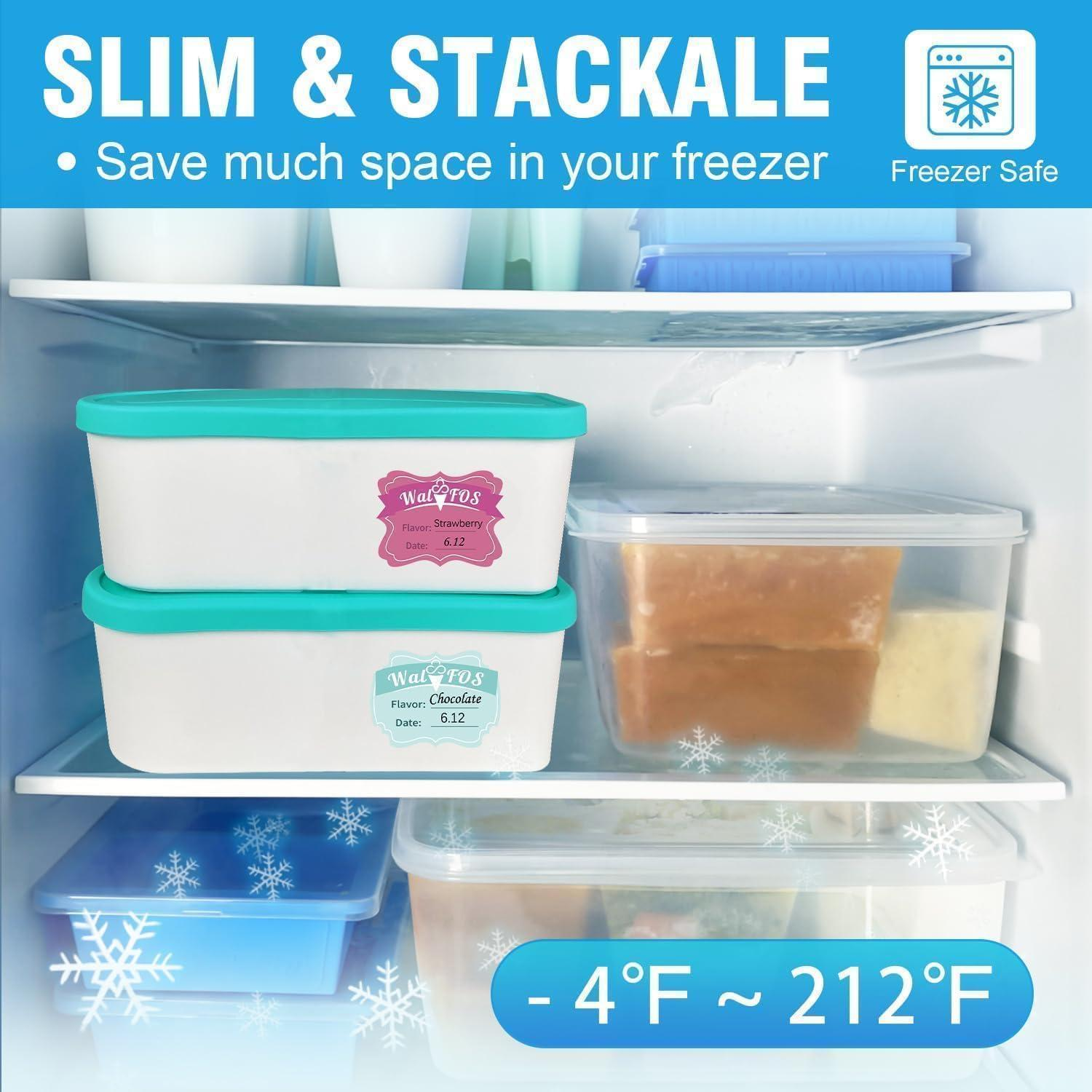 Contenitori impilabili in freezer con etichette per fragola e cioccolato.