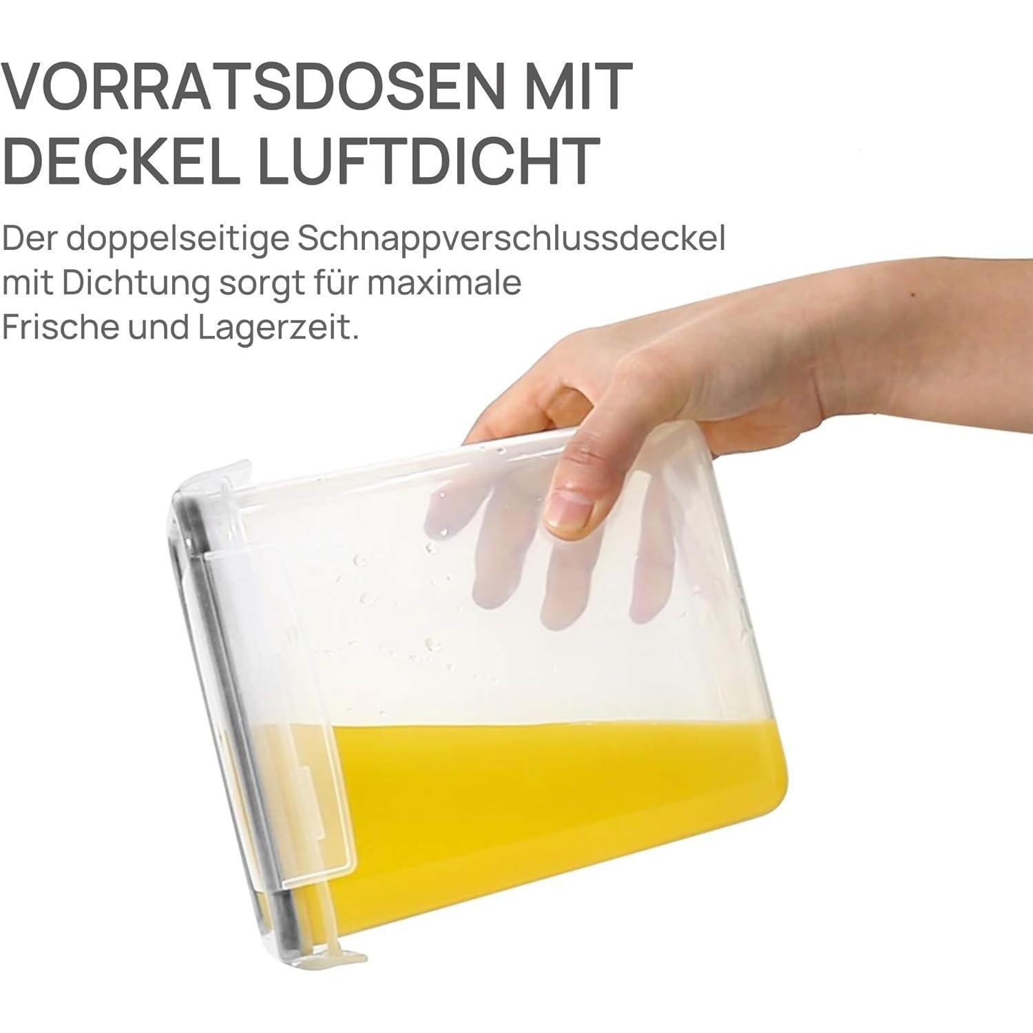 Una mano tiene un contenitore trasparente con liquido giallo, con testo tedesco sopra.