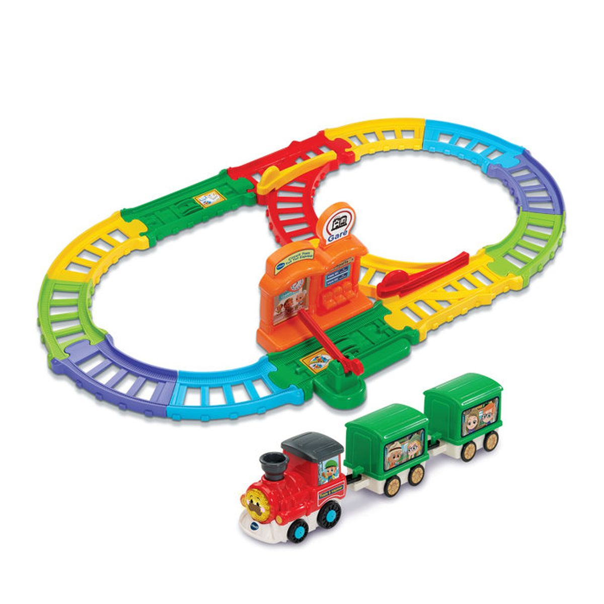 Ein buntes Plastik-Spielzeugeisenbahnset mit Acht-Schienen, einer Station und einer roten Lokomotive.