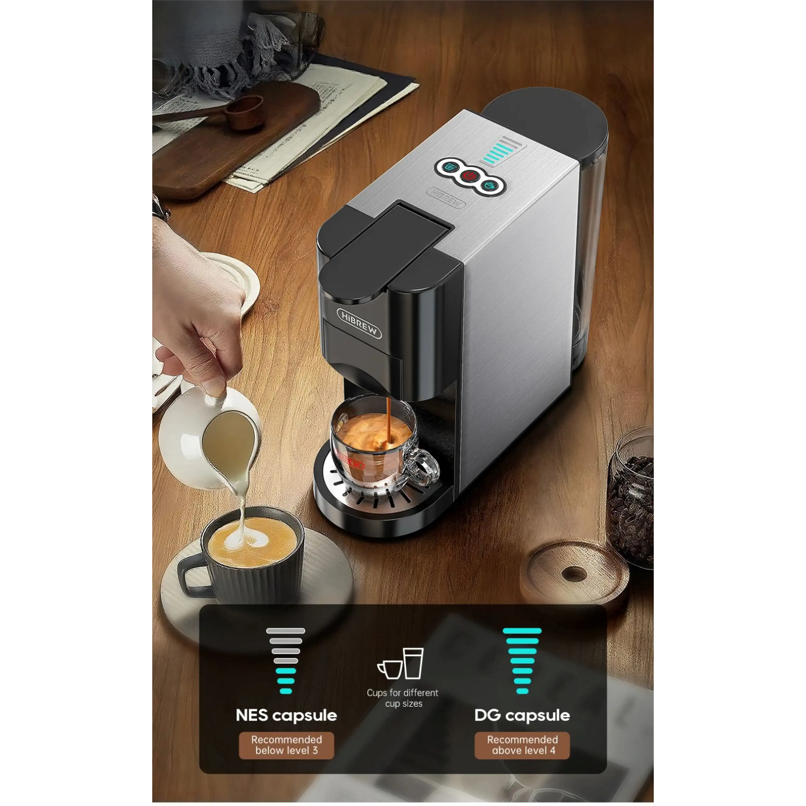 Una macchina da caffè argentata versa l'espresso in una tazza mentre qualcuno versa del latte.