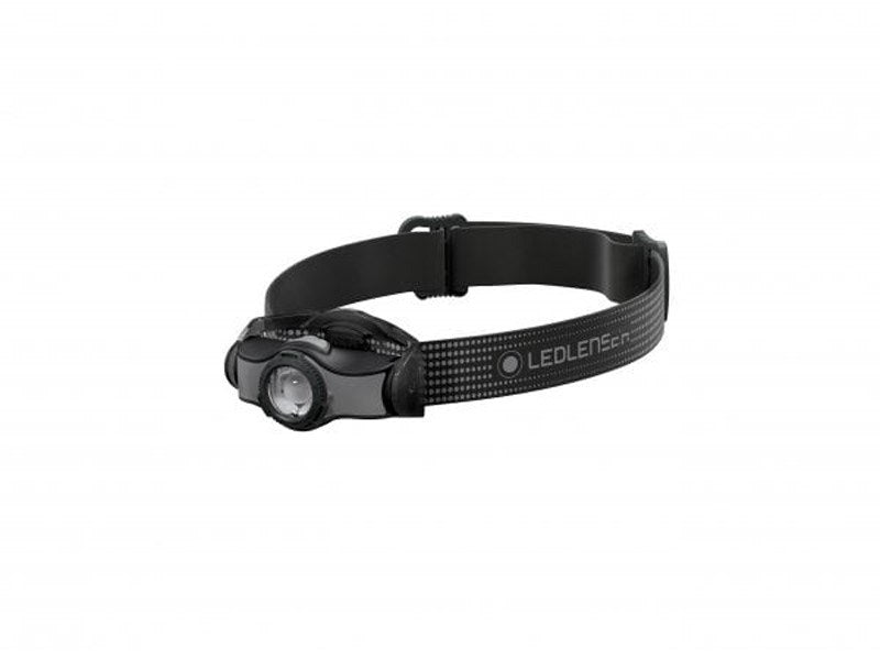 Una lampada frontale Ledlenser nera con cinturino regolabile su sfondo bianco.