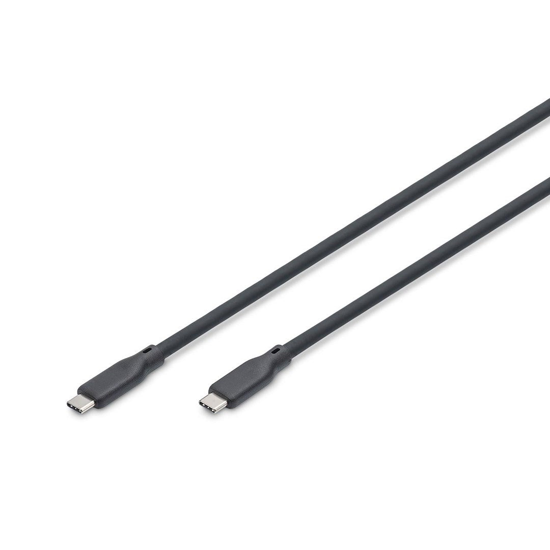 Beyaz arka planda iki siyah USB-C kablosu paralel duruyor.