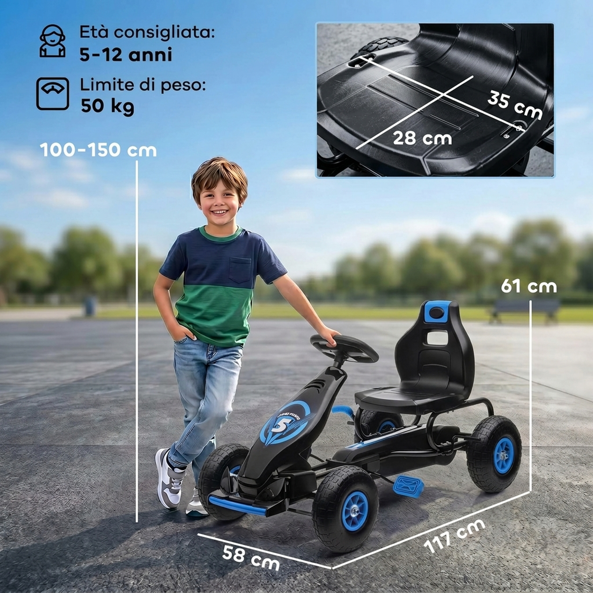 Un ragazzo è accanto a un go-kart nero e blu con dimensioni e limiti di peso.