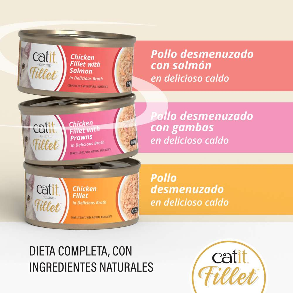 Tres latas de comida para gatos Catit Fillet en diferentes sabores sobre un fondo rosa.