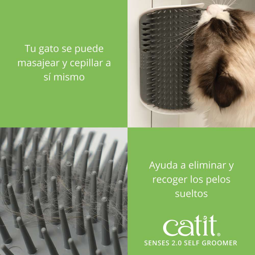 Un gato usa un cepillo Catit Senses 2.0 Self Groomer, mostrando cerdas que recogen pelo.