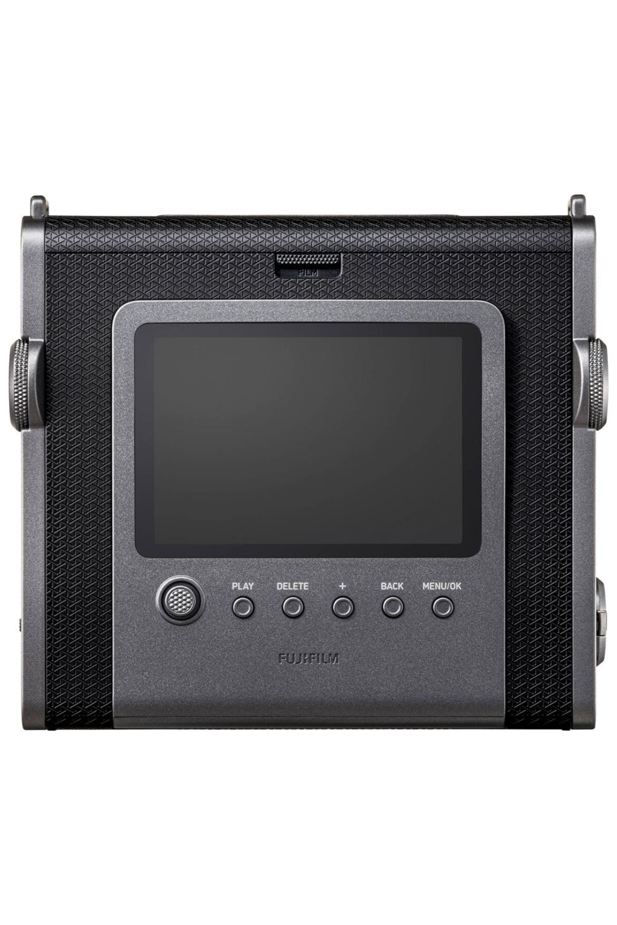 Ekran, kontrol düğmeleri ve dokulu gövdesi olan siyah bir Fujifilm kameranın arkası.