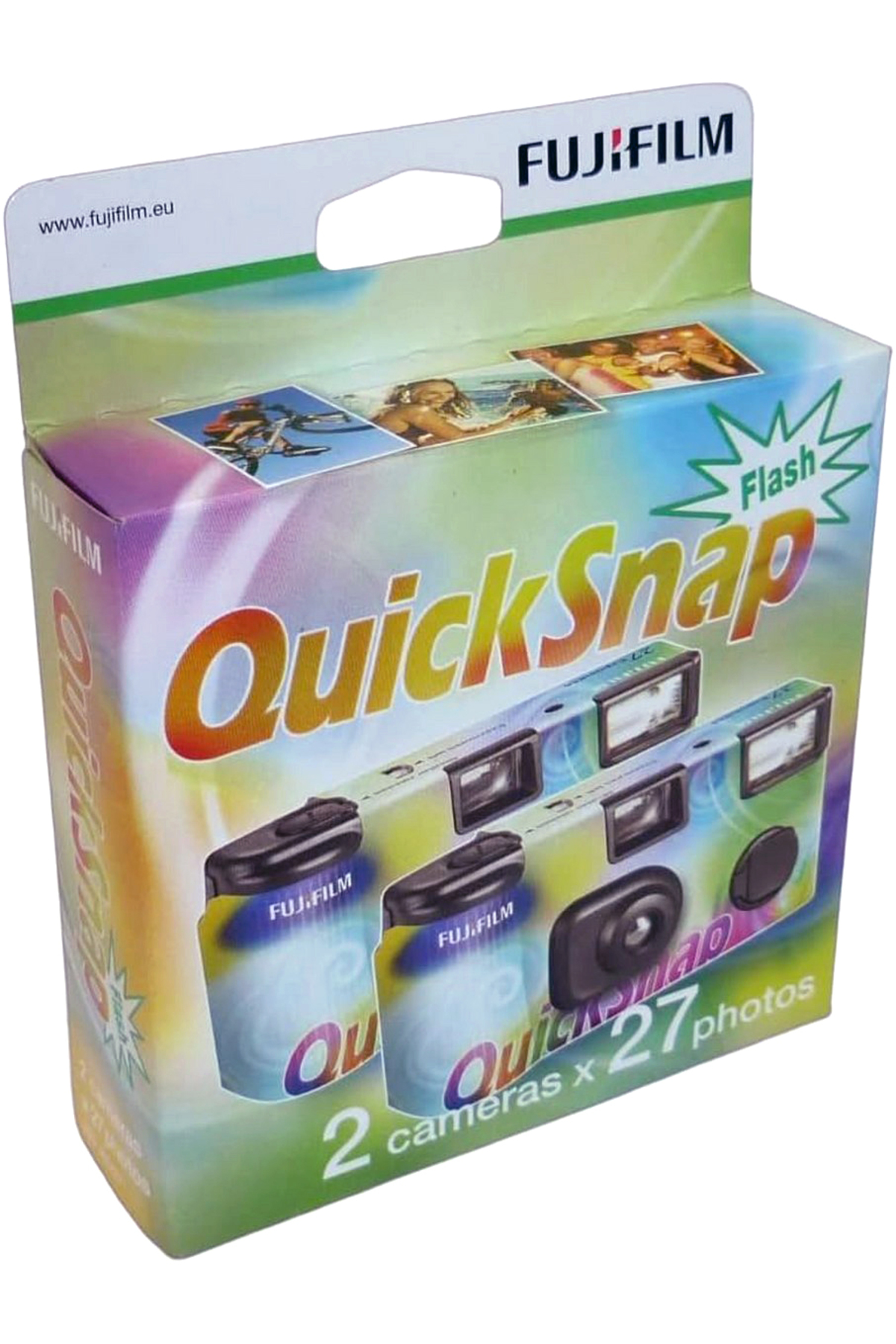 Dahili flaşlı iki adet Fujifilm QuickSnap kullan-at kamera ambalajı.