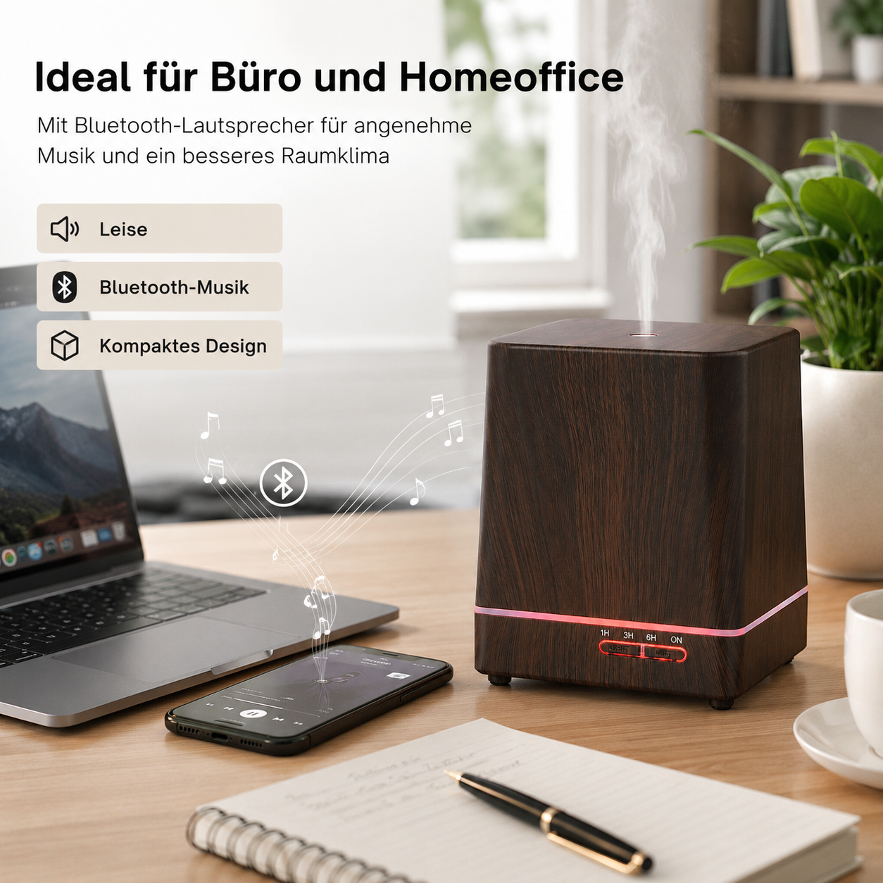 Ein Holzoptik-Luftbefeuchter versprüht Nebel neben Laptop, Musik-Smartphone und Notizen auf einem Tisch.