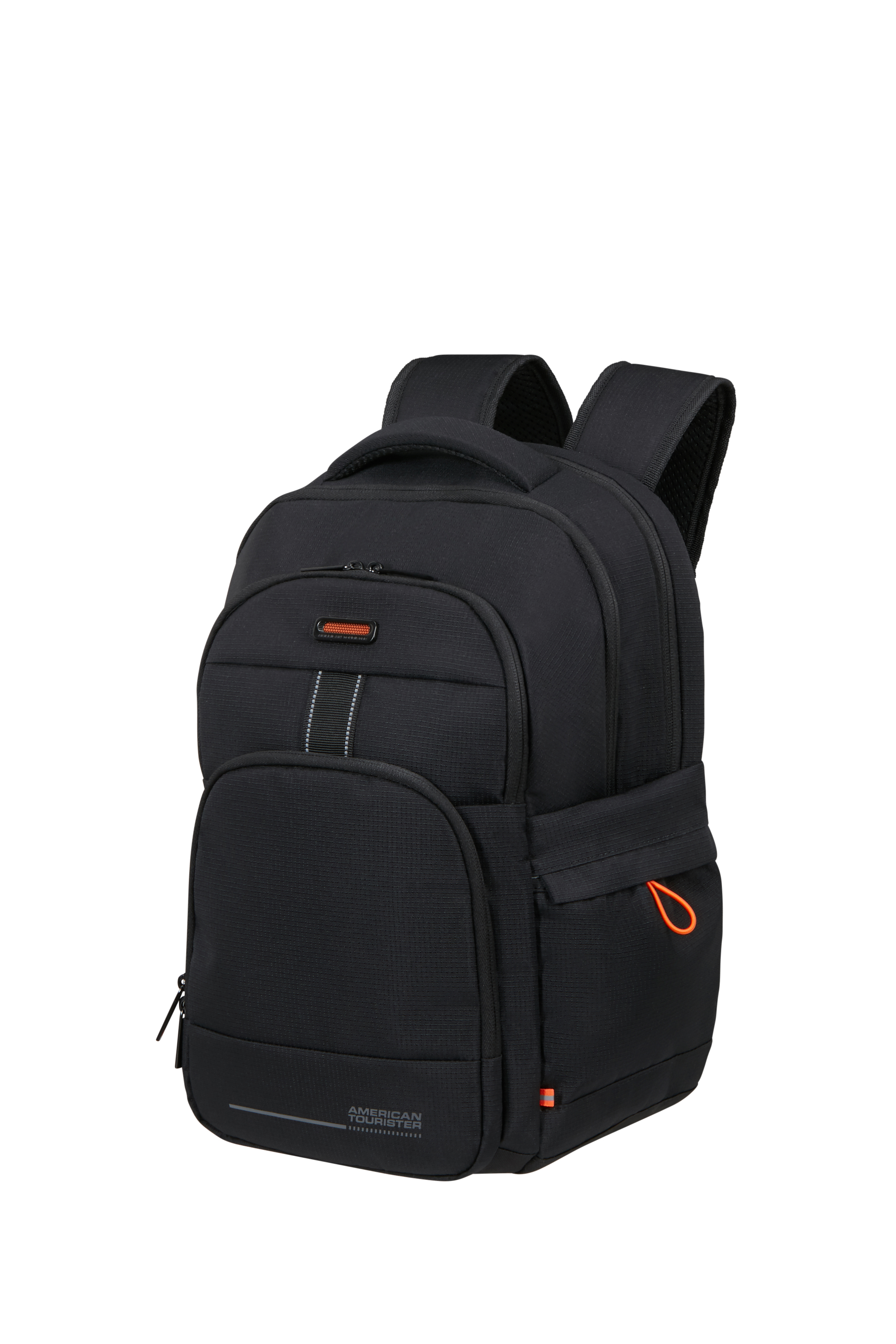 Czarny plecak American Tourister z zamkami błyskawicznymi, szelkami i pomarańczowymi akcentami na białym tle.