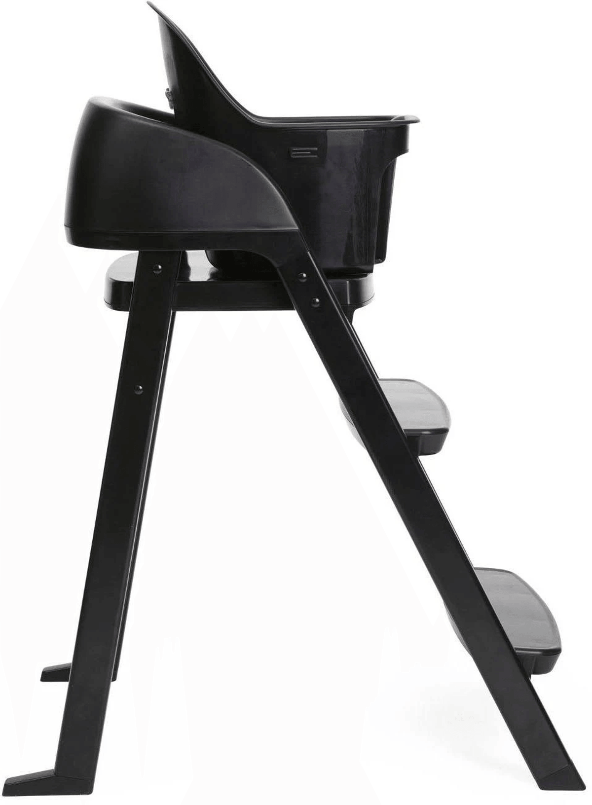 Una trona de plástico negro con escalones integrados vista de perfil sobre fondo blanco.