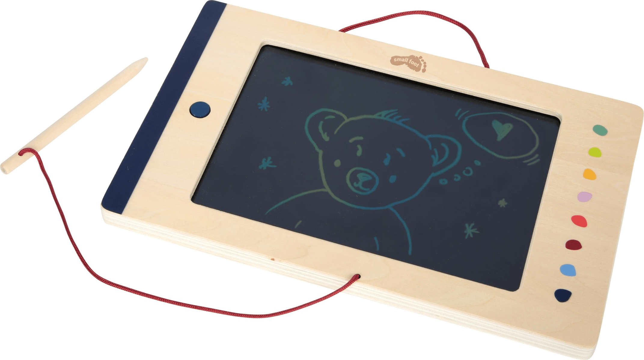 Tableta de juguete de madera con pantalla negra que muestra el dibujo de un oso y un corazón, con lápiz.