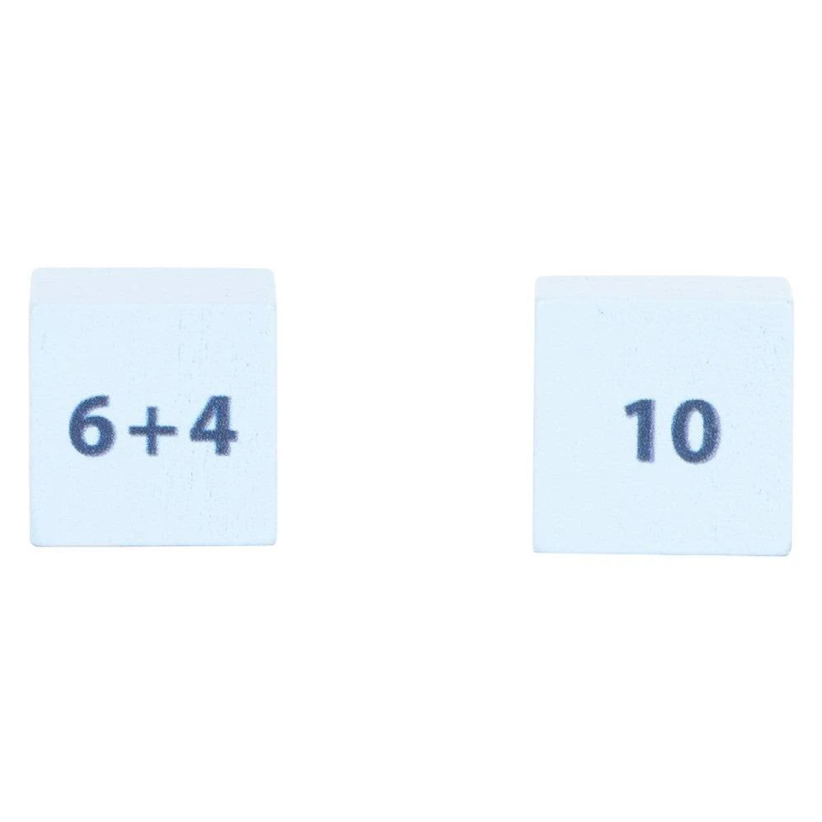 Dos bloques de madera blancos sobre fondo blanco, uno muestra 6 más 4 y el otro 10.