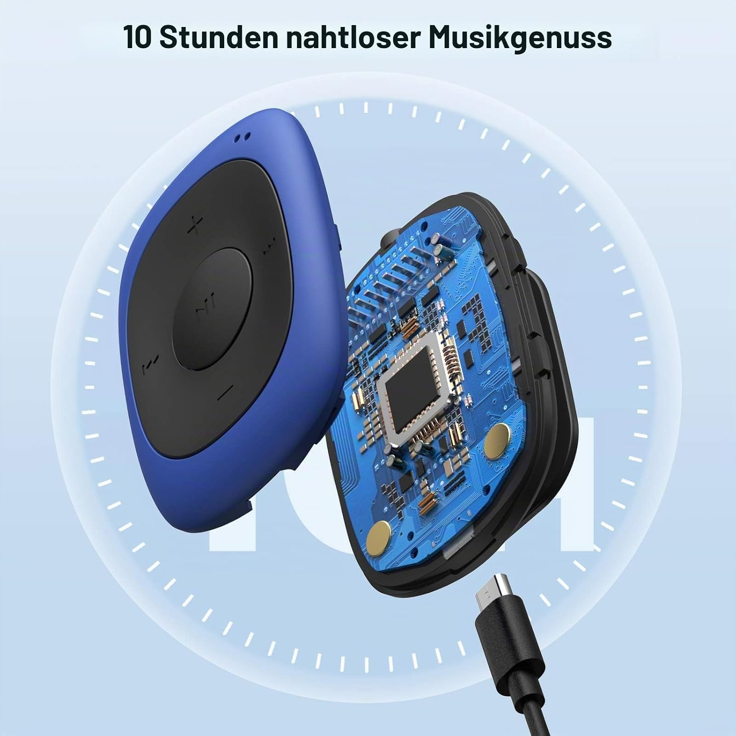 Offener blauer MP3-Player mit sichtbarer Platine und USB-Kabel.