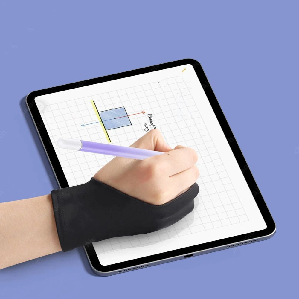 Mano con guanto nero e pennino disegna diagramma su tablet.