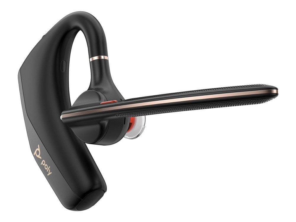 Auricular Bluetooth Poly negro con gancho para la oreja y brazo de micrófono largo sobre fondo blanco.