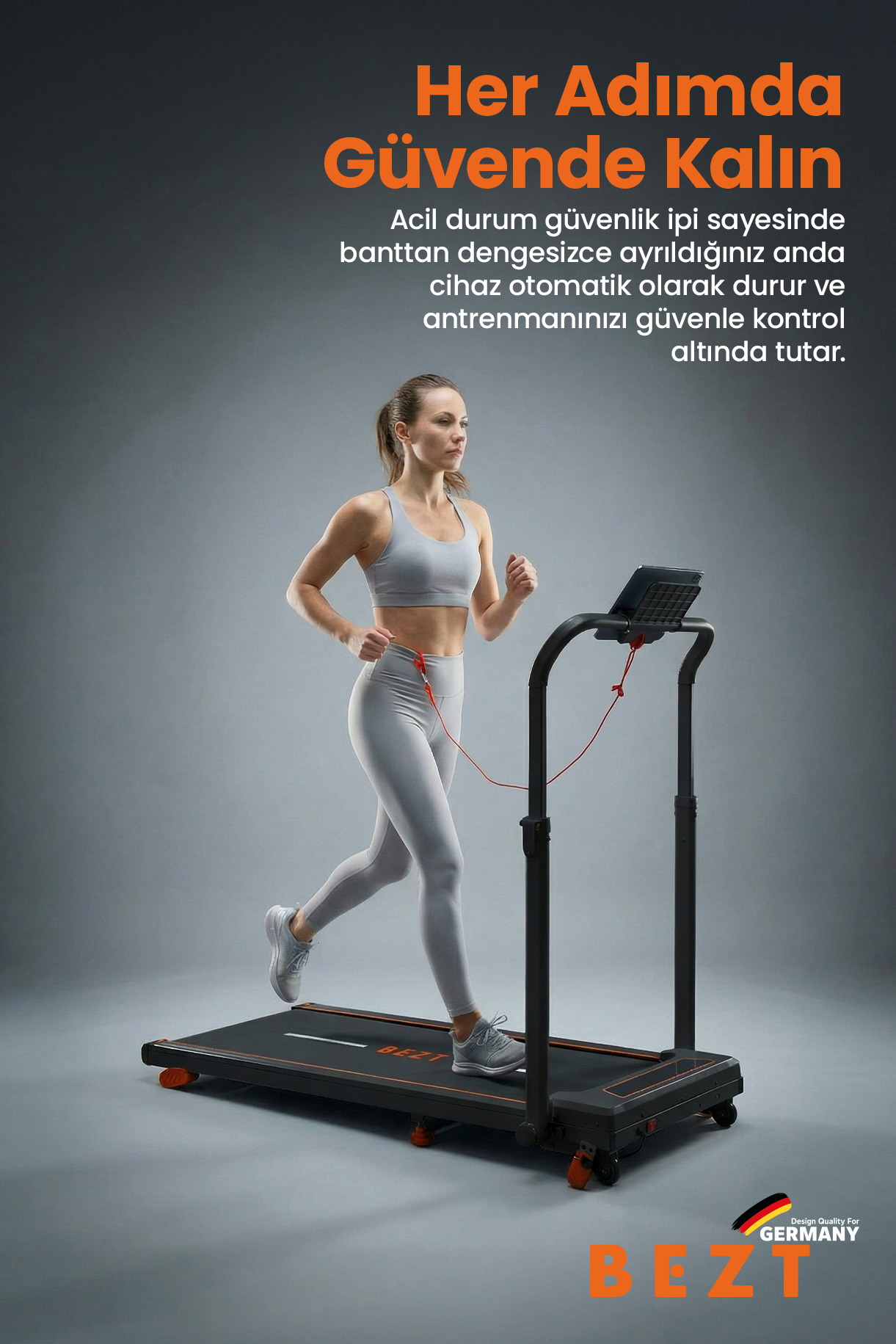 Gri spor kıyafetli bir kadın, kırmızı emniyet kordonlu modern bir koşu bandında gri arka planda koşuyor.