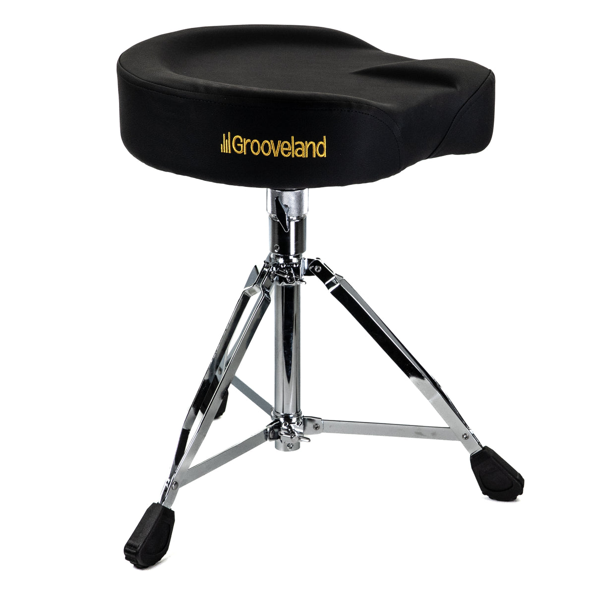 Ein schwarzer Drumhocker mit verchromten Metallbeinen und gelbem Grooveland-Logo auf weißem Hintergrund.